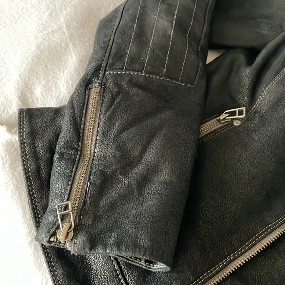 Danier Distressed Leather Riding Jacket 3XS - Picture 8 of 9